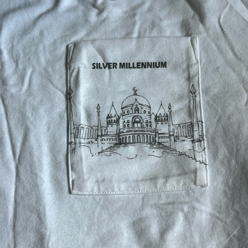 Uniqlo Sailor Moon Graphic T-Shirt - Picture 3 of 5